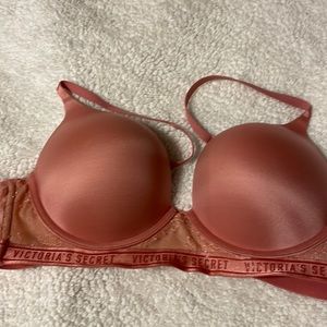 Victoria’s Secret Bombshell bra